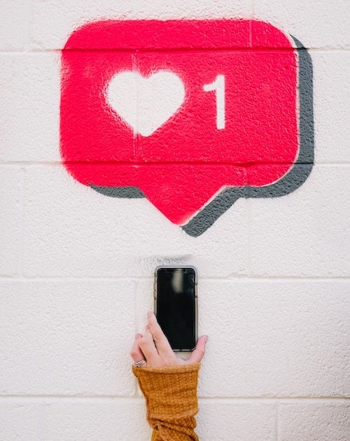 Fearing exposure in social media